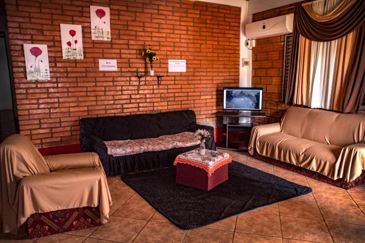 Iguazu Alojamiento "La Casa" Puerto Iguazu Exterior photo